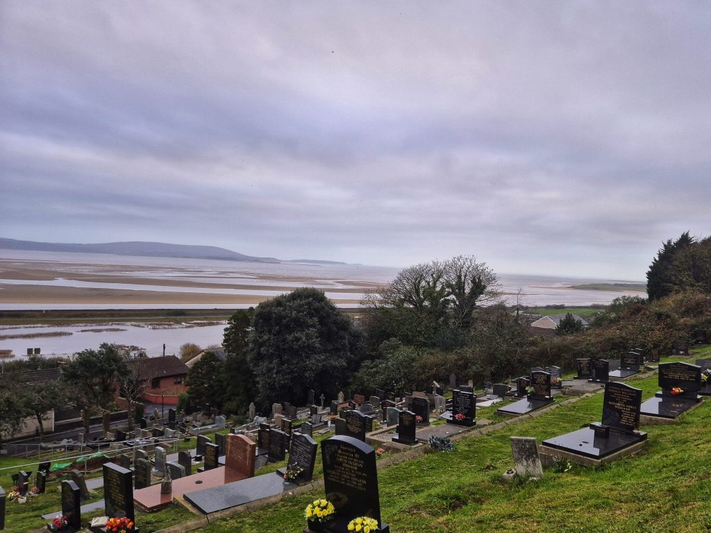 Pwll Church cemetery